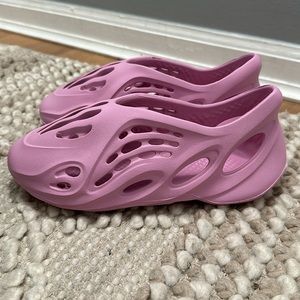 Cape Robbin Darius Foam Slides